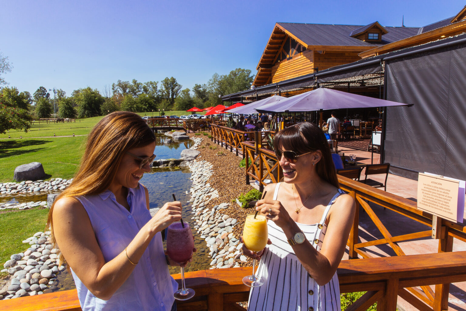 TERRAZAS AL LAGO, HERMOSO RESTO EN EL CLUB DE CAMPO PILAR PATAGONIA