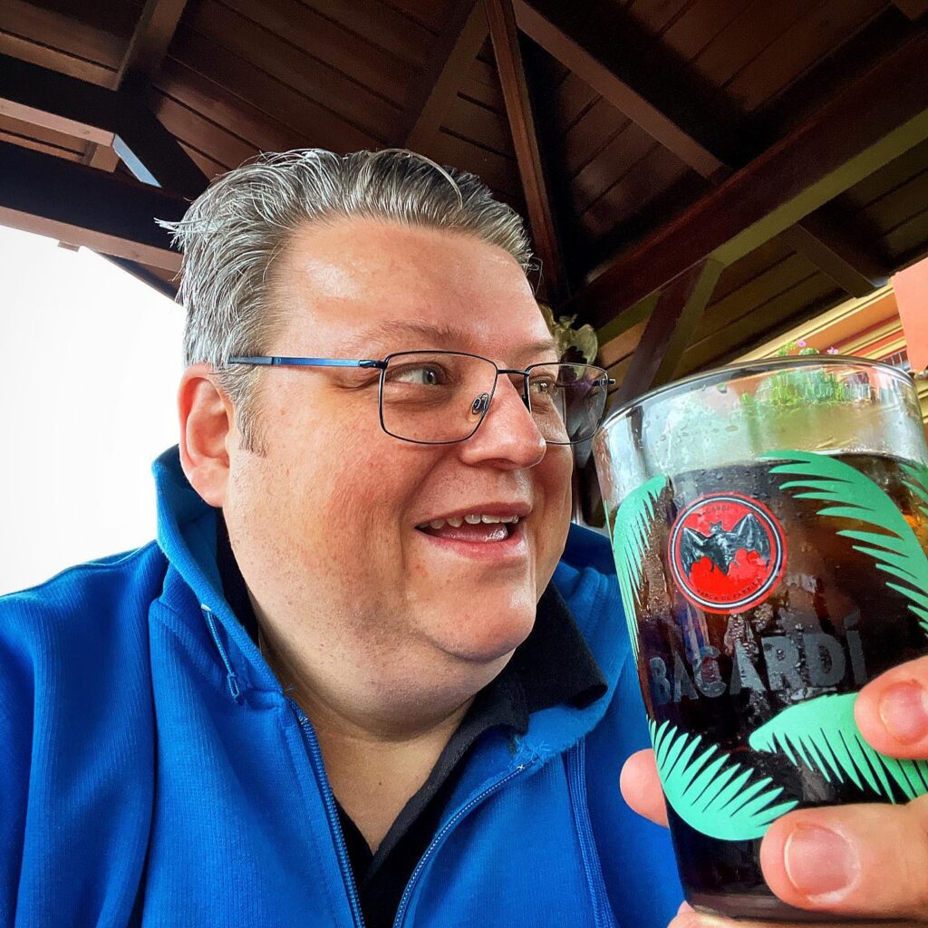 ENTREVISTA A ENRIQUE COMAS, 6TA GENERACIÓN DE LOS BACARDÍ