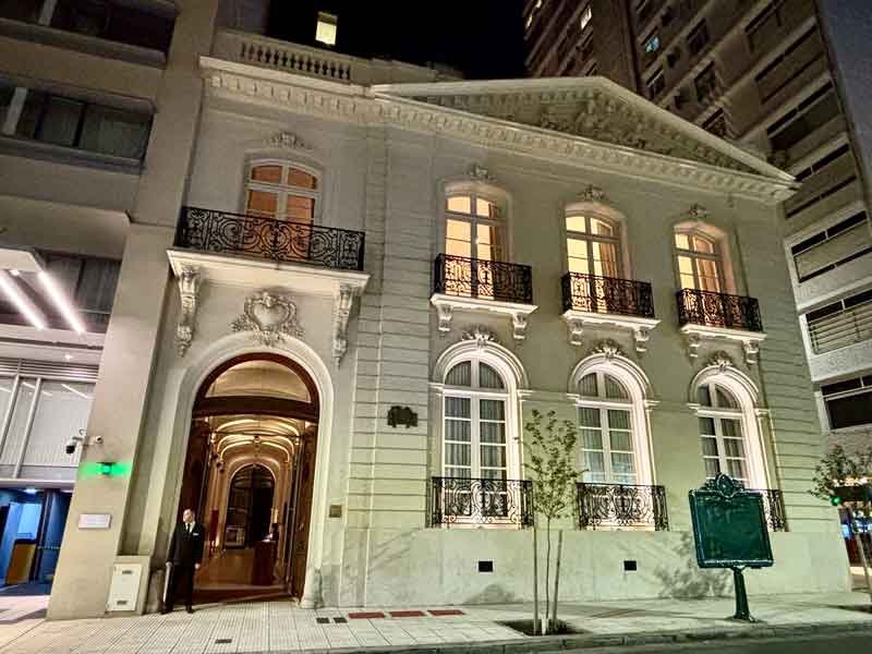 UNA DE LAS MAYORES JOYAS ARQUITECTÓNICAS DE BS.AIRES, COMIENZA A DEVELAR UN NUEVO BAR DE TENDENCIA